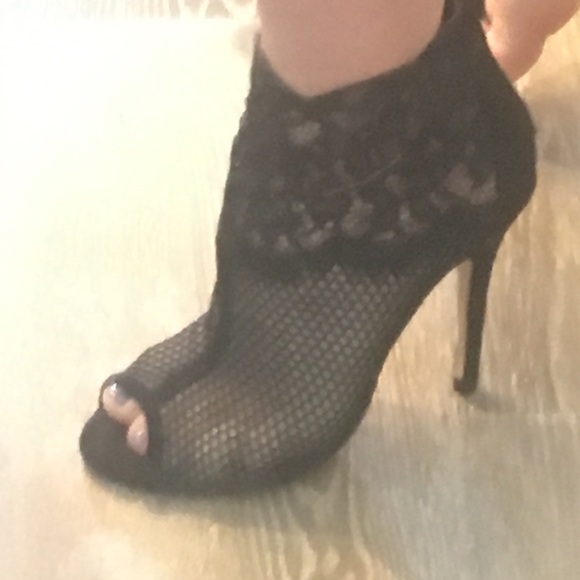 Black lace detail booties - Picture 5 of 5